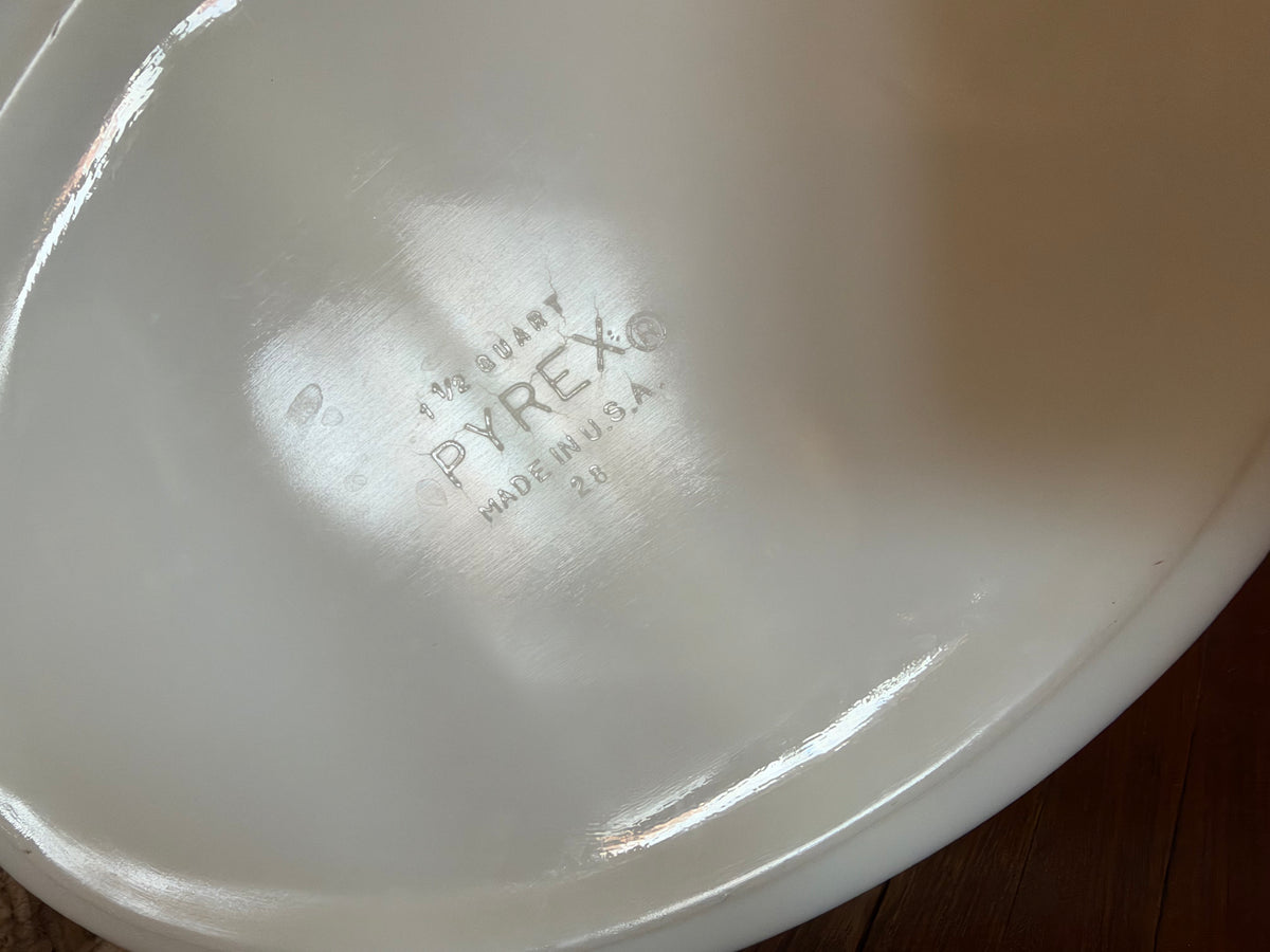 Vintage Pyrex Barbed Wire Divided Casserole Dish with Clear Glass Lid