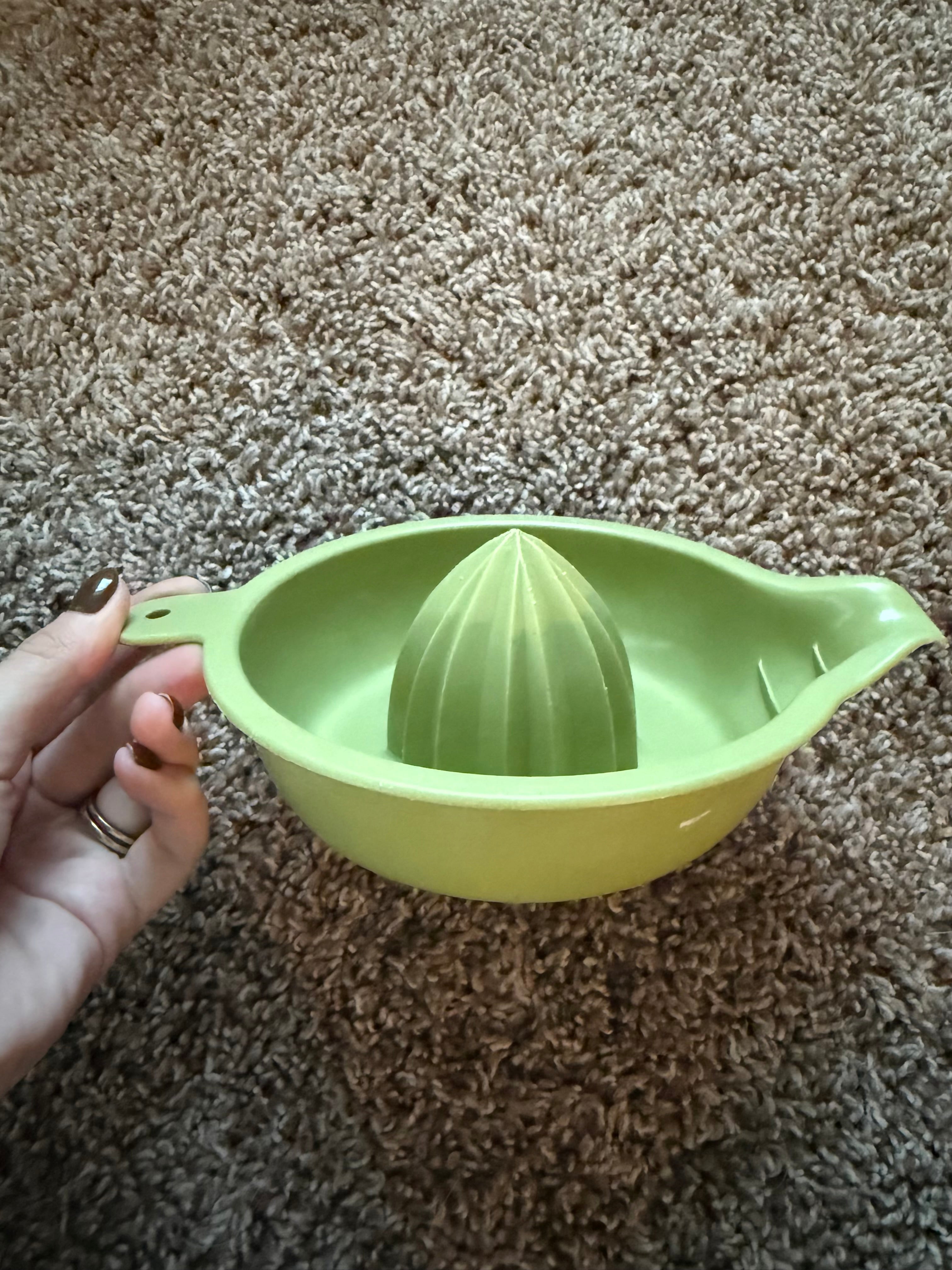 Vintage Avocado Green Citrus Juicer