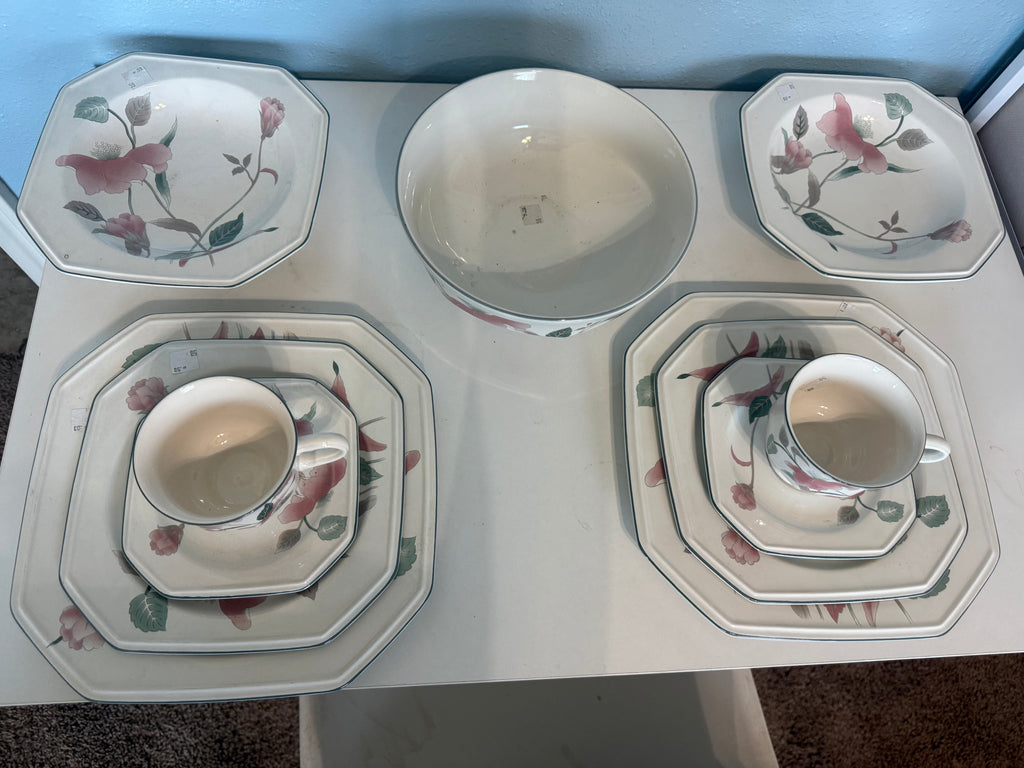 Vintage Mikasa “Silk Flowers” Dinnerware • Set of 11
