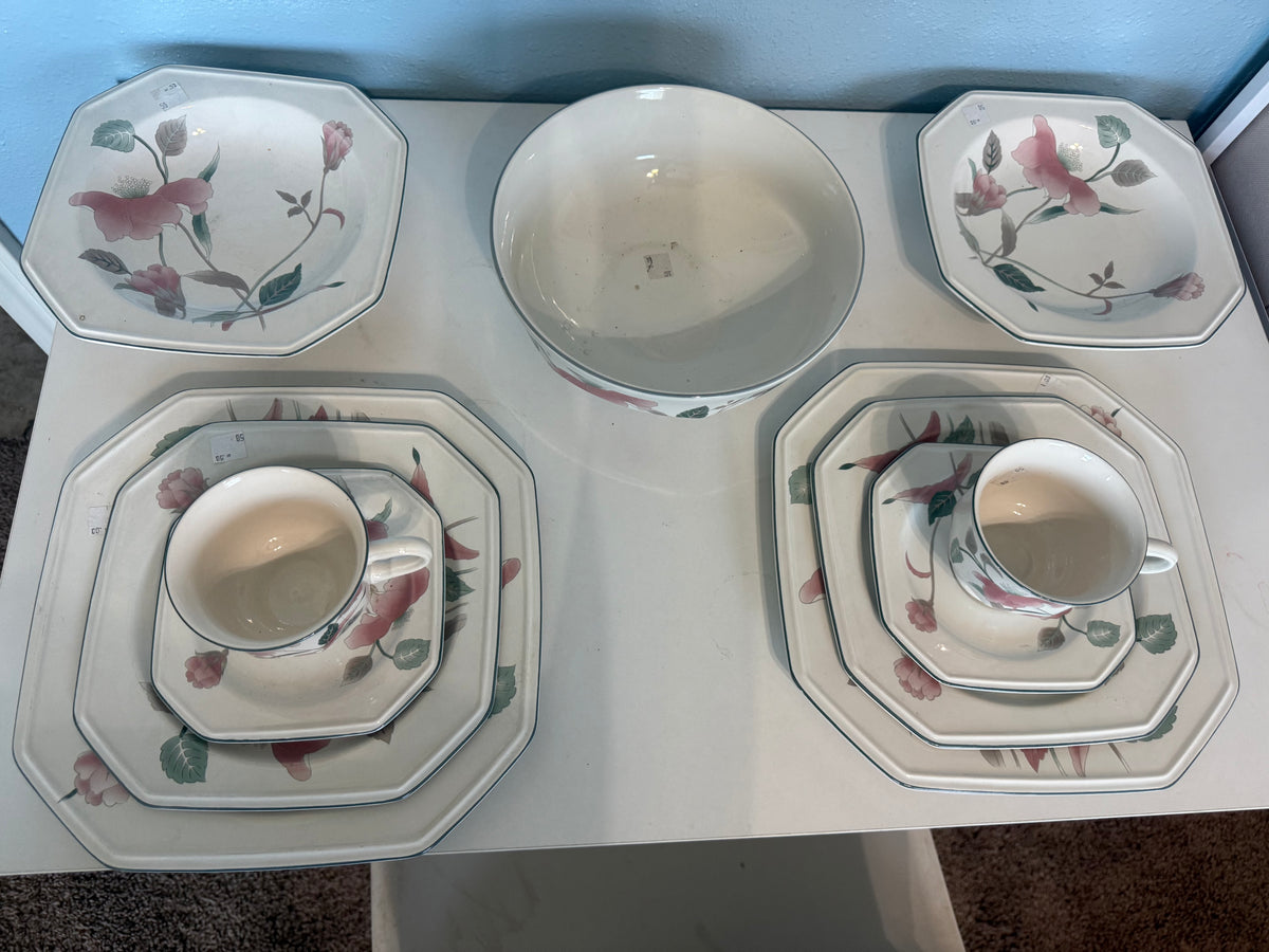 Vintage Mikasa “Silk Flowers” Dinnerware • Set of 11