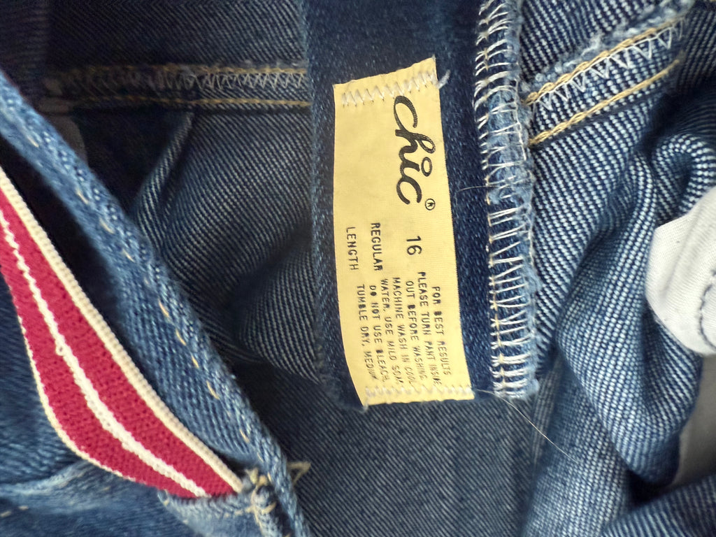 Vintage Chic Denim Jeans with Belt