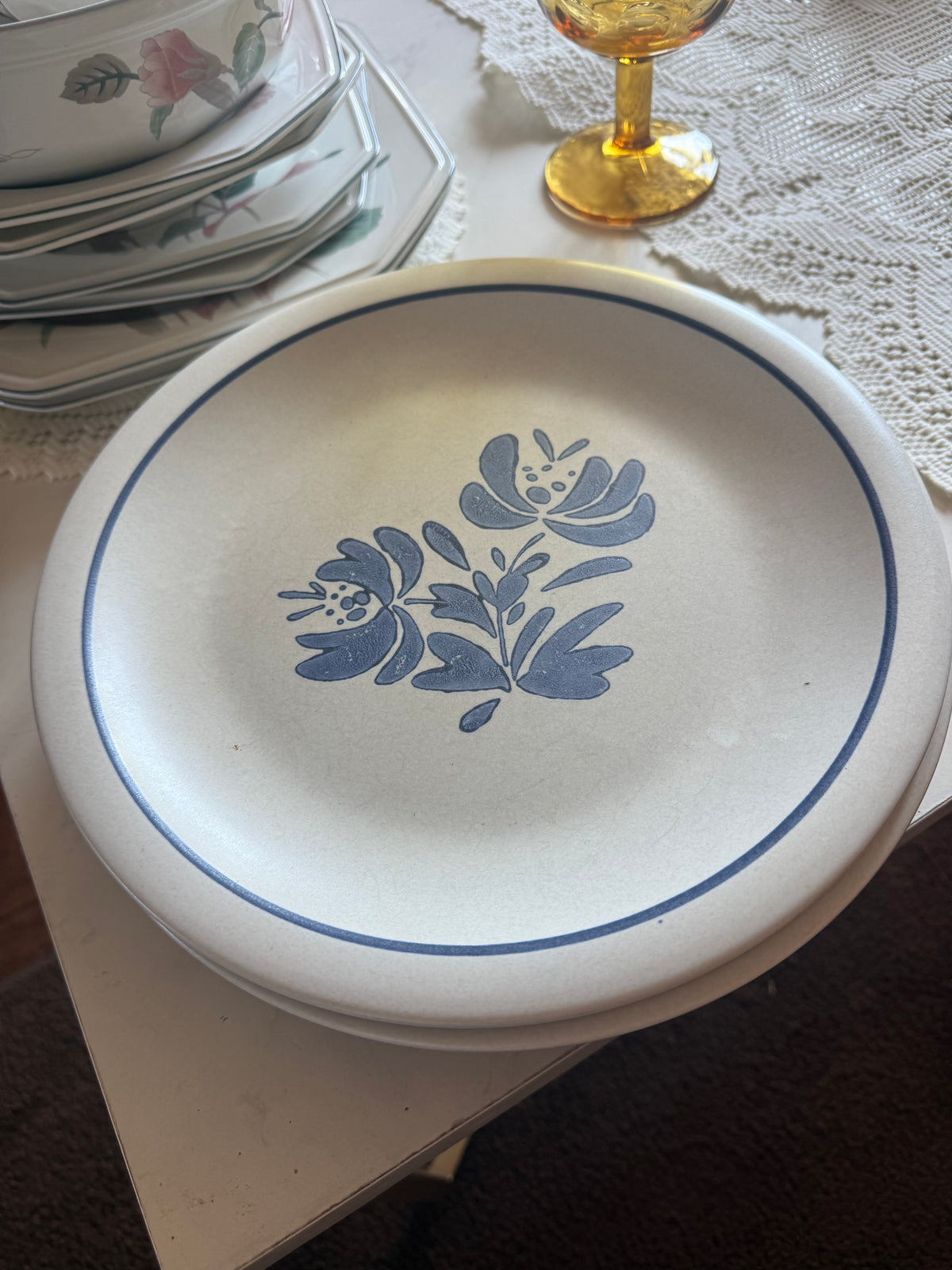 Vintage Pfaltzgraff Yorktowne Dinner Plates — Set of 4