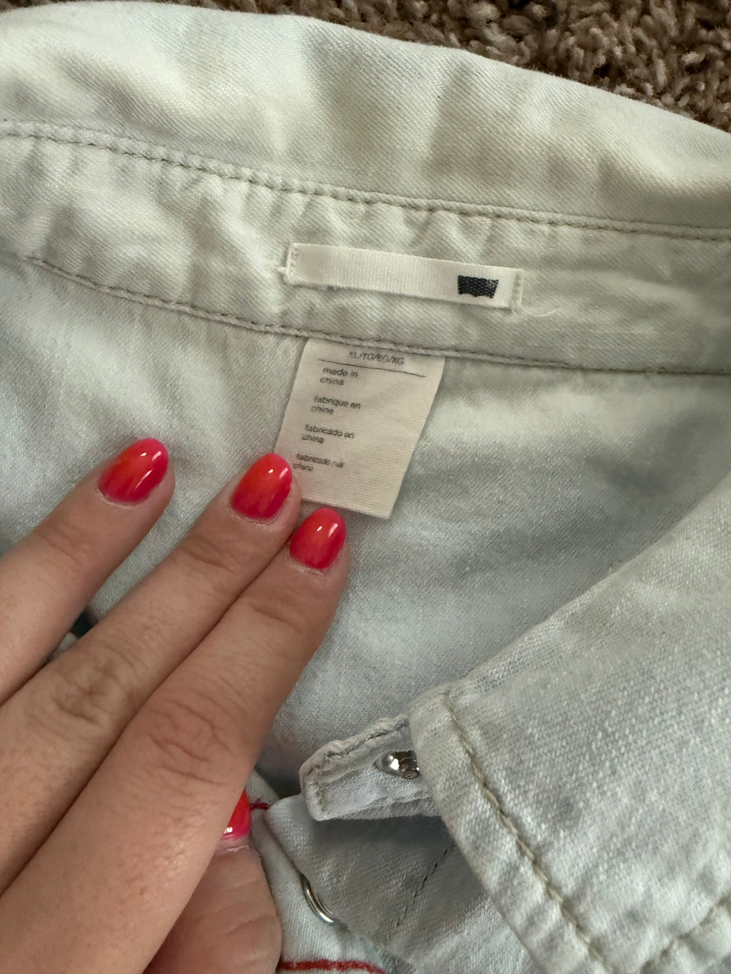Levi’s Lightwash Pearl Snap