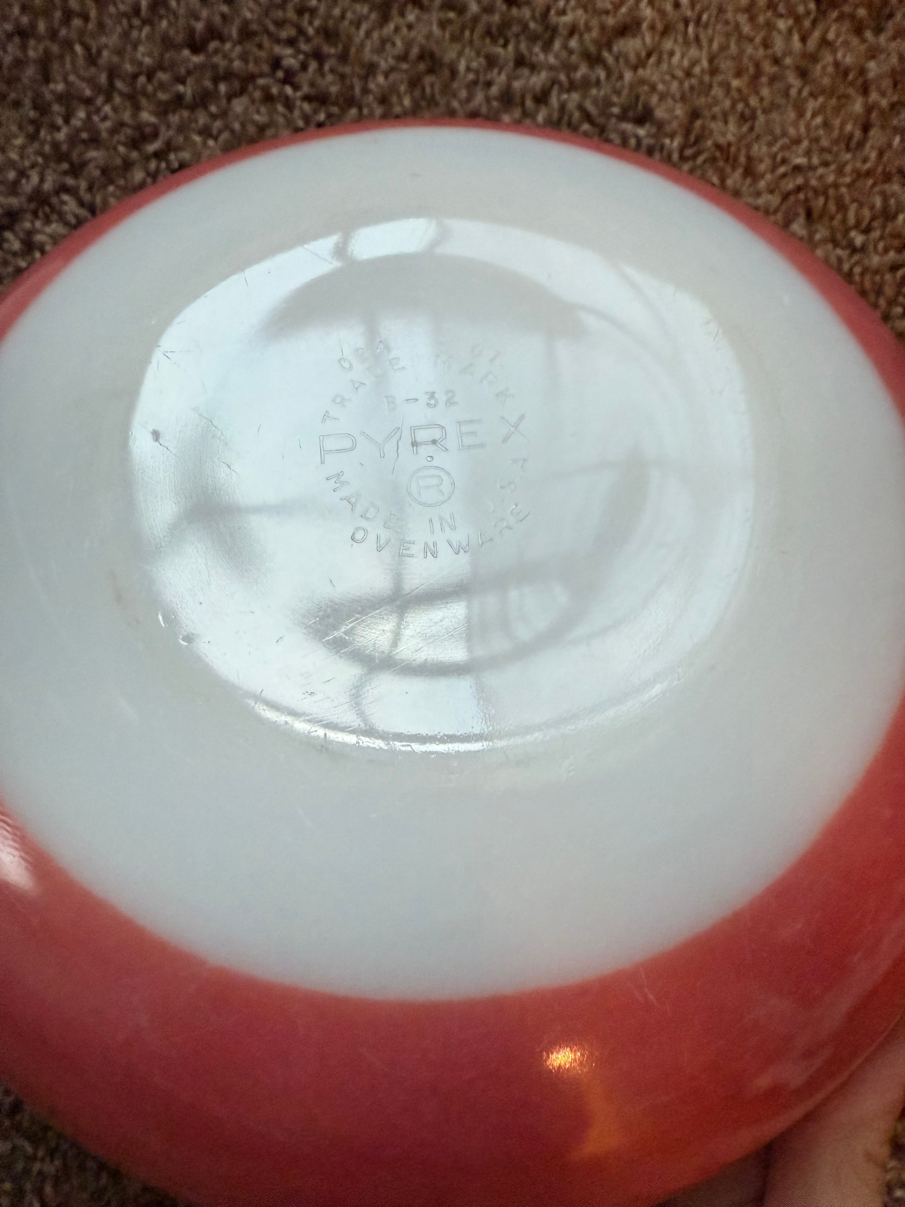 Vintage Pyrex Flamingo Bowl #024 2QT