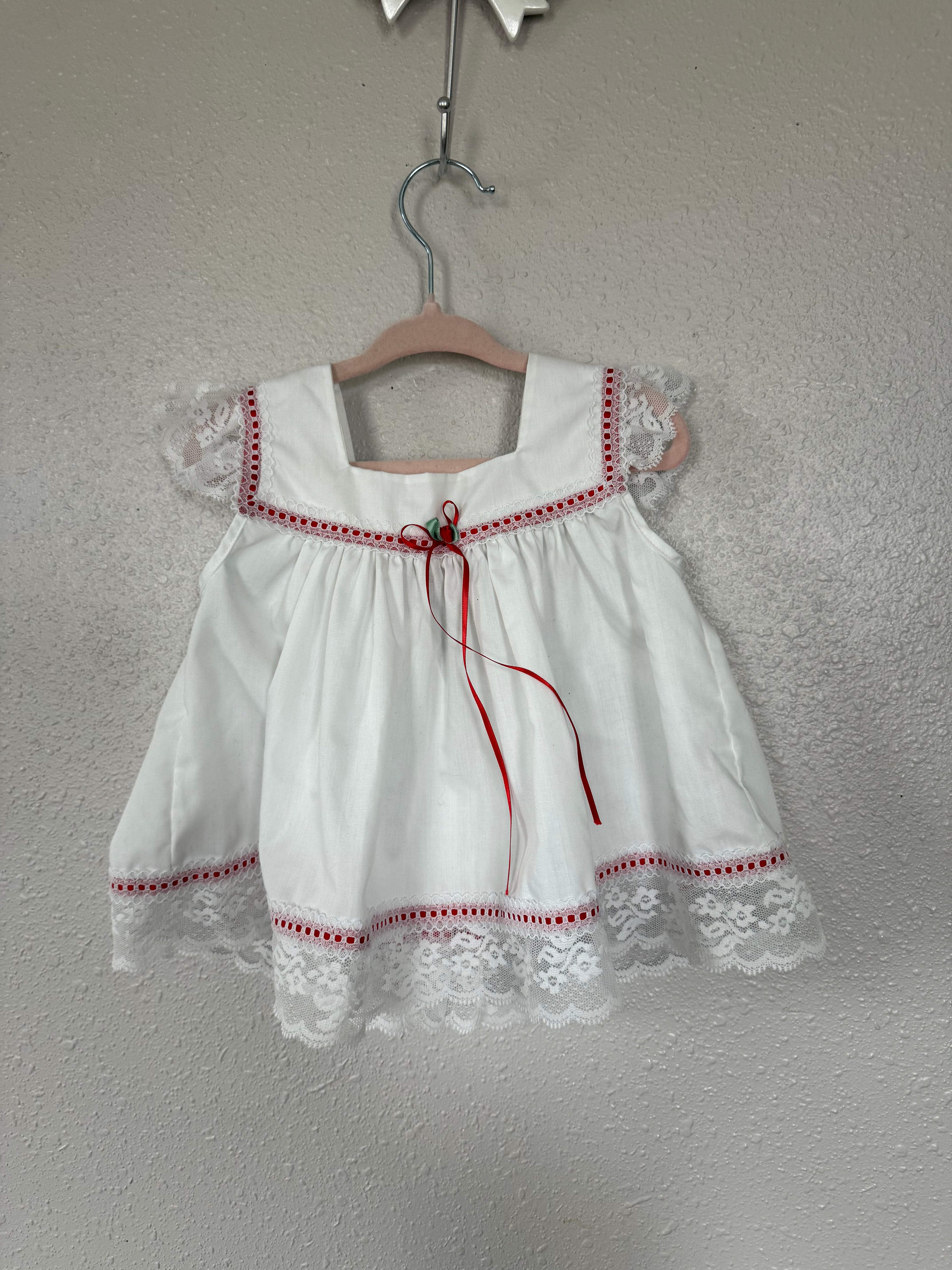 Vintage White Laced Dress With Red Detailing