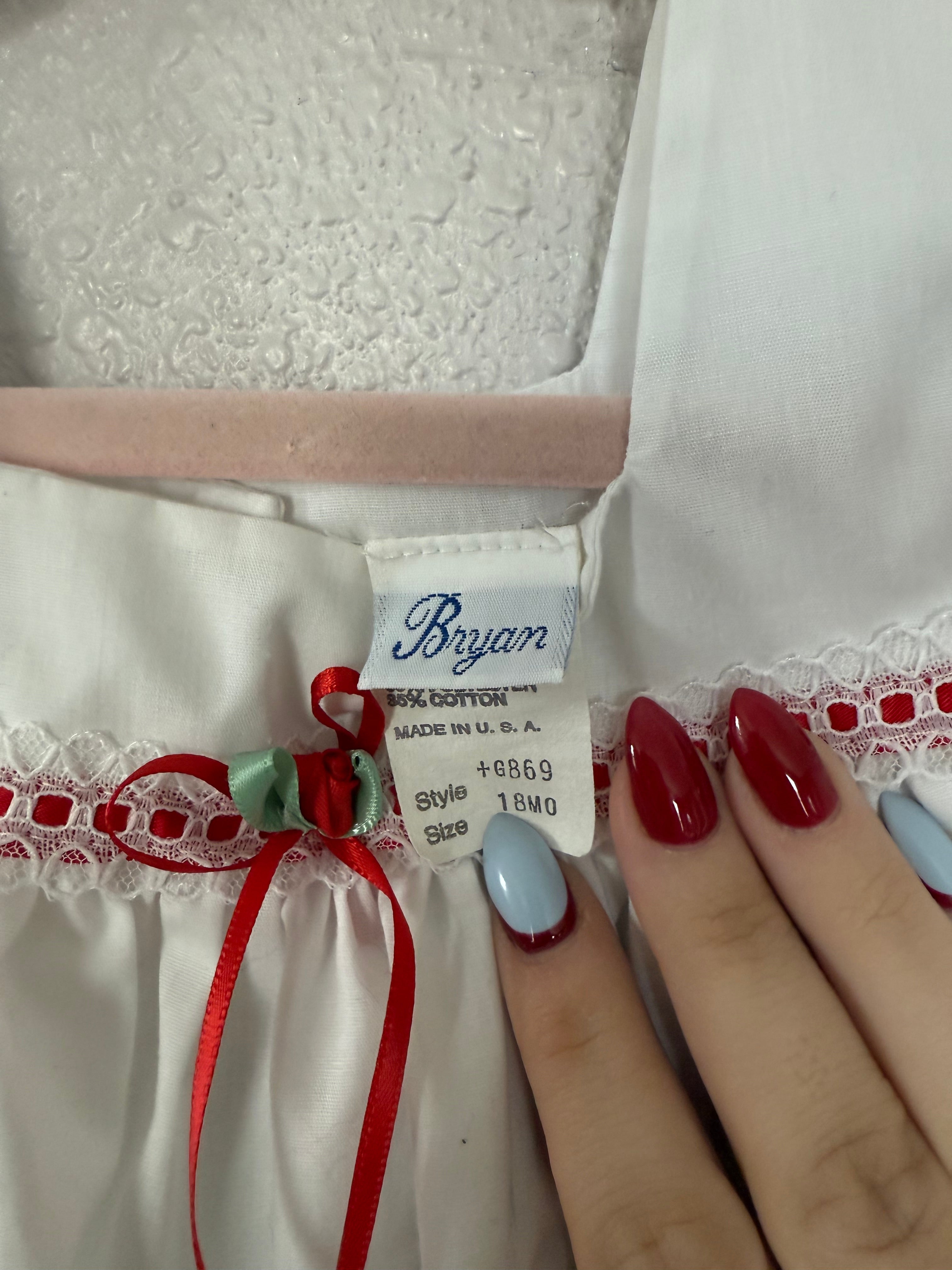 Vintage White Laced Dress With Red Detailing