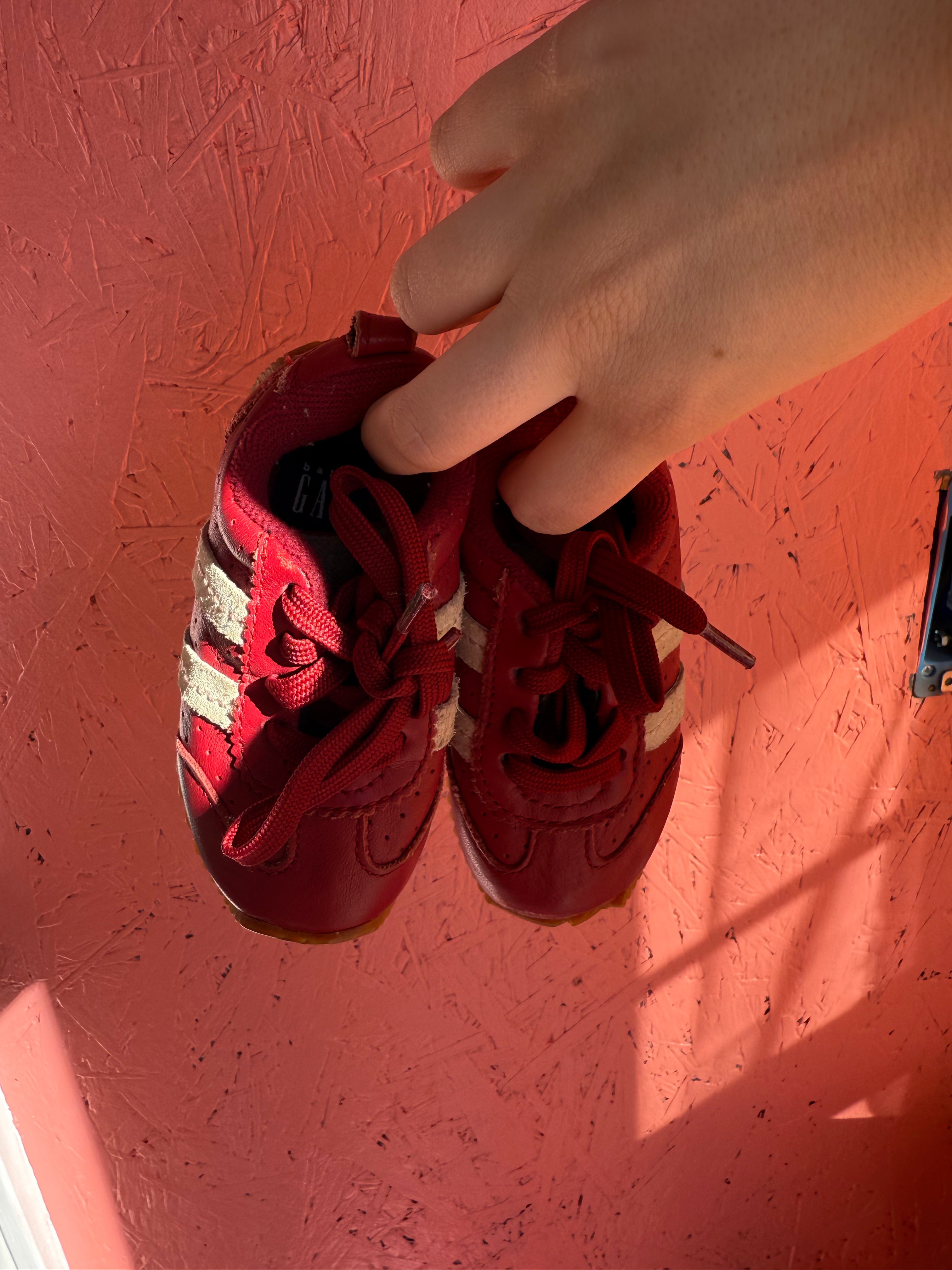 Vintage Gap Tennis Shoes