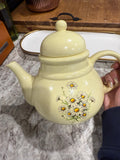 Vintage Yellow Daisy Teapot