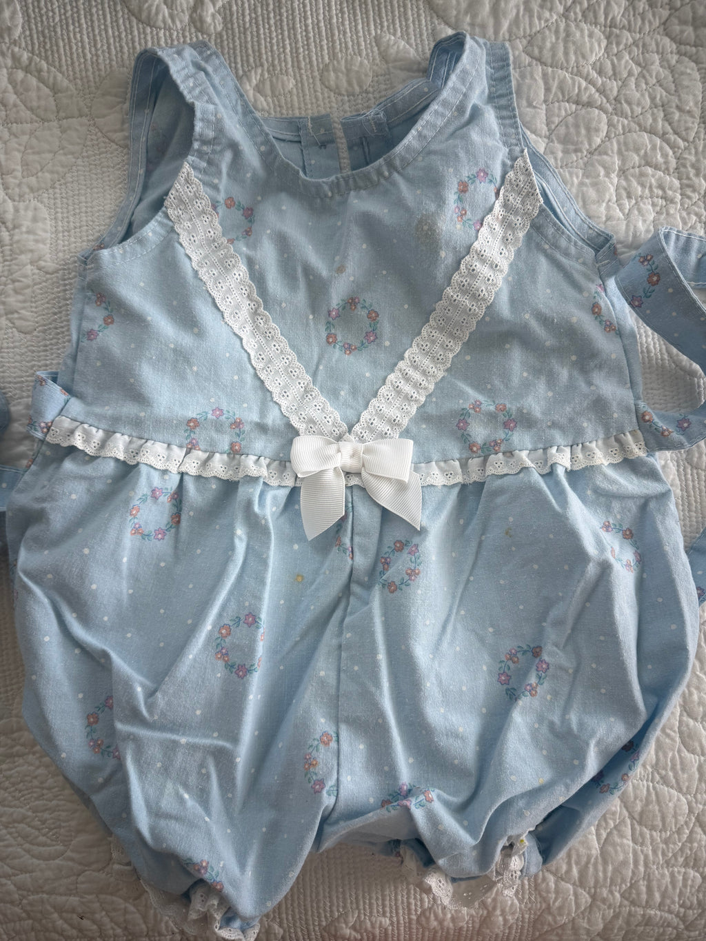 Vintage Light Blue Floral and Lace Bubble