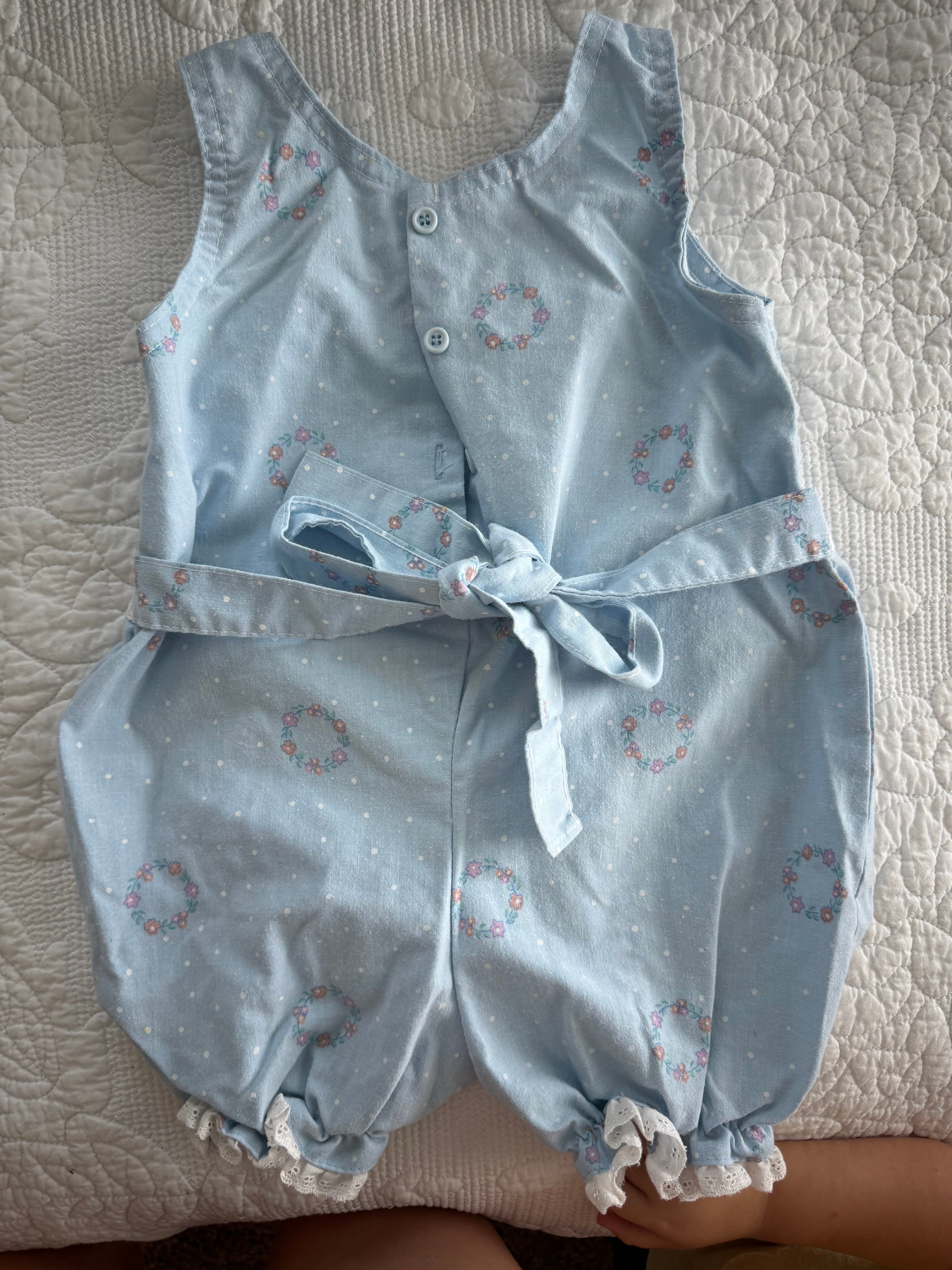 Vintage Light Blue Floral and Lace Bubble