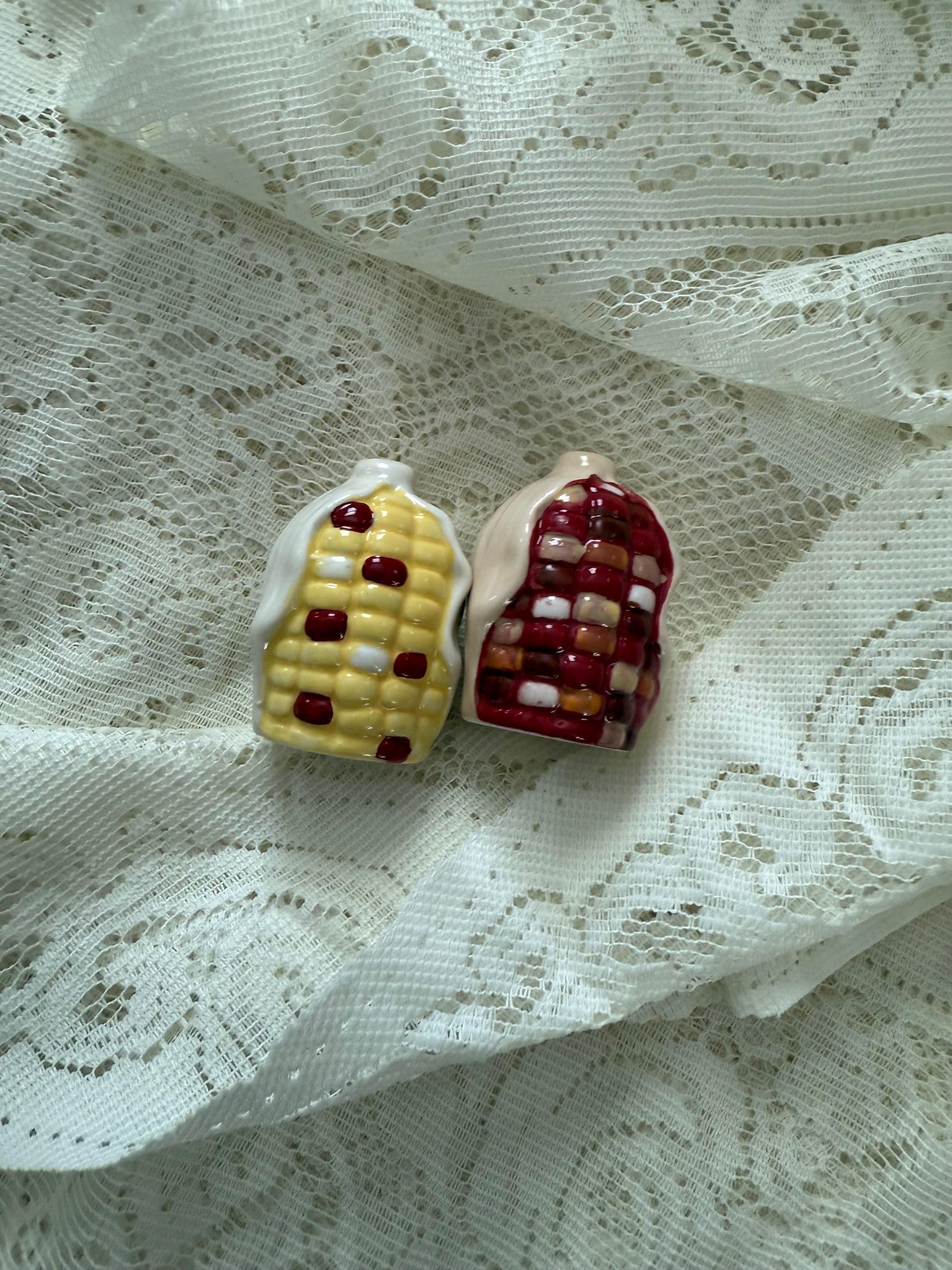 Vintage Corn S&P Shakers